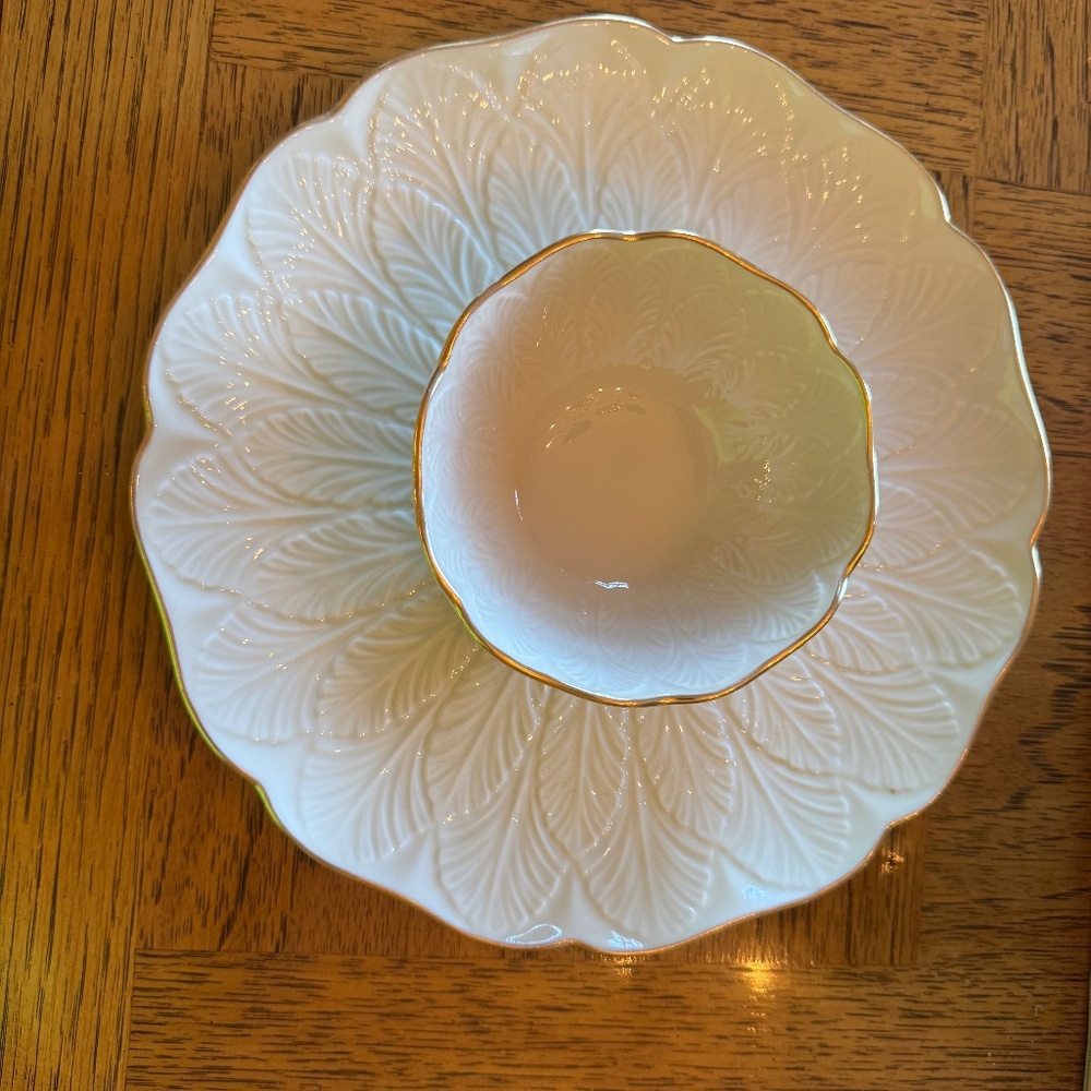 **LOOK!!!! PRICE DROP!! Lenox Greenfield Collection Chip & Dip piece- PRISTINE**